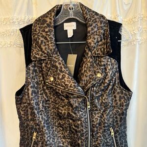 NWT leopard/animal print dressy vest withh zippers. Size 1. Smoke free home.